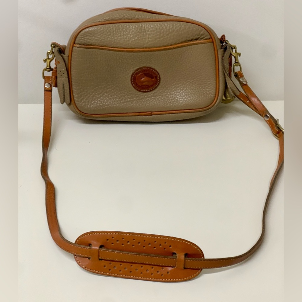 Vtg 2 Tone Pebbled All Weather Leather Dooney & Bourke Kilty Bag Purse